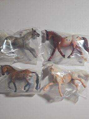 4 Breyer Stablemates Dapples & Dots Horse Set